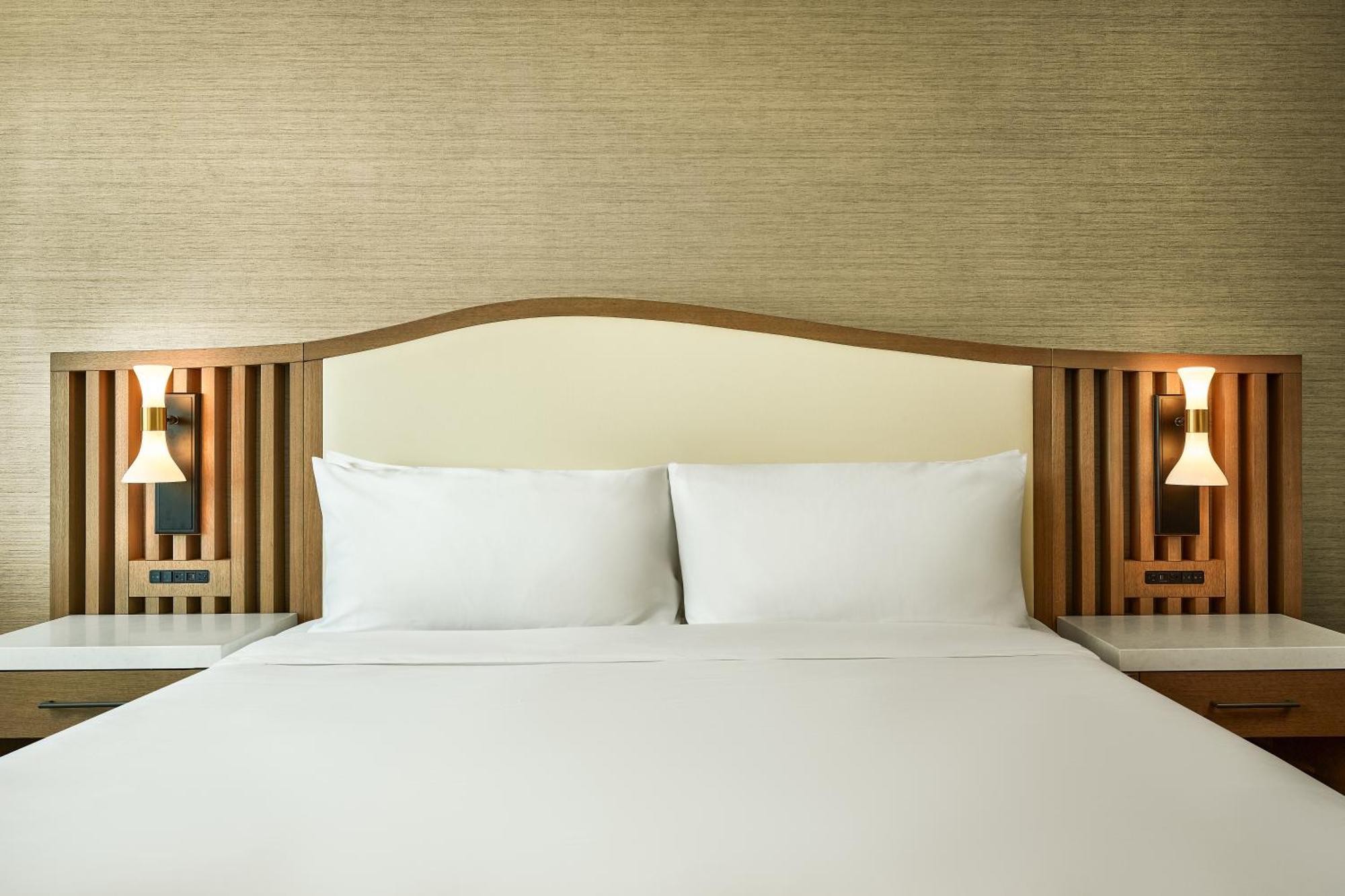 Lively Hotel On Oak Oklahoma City, Tapestry By Hilton Экстерьер фото